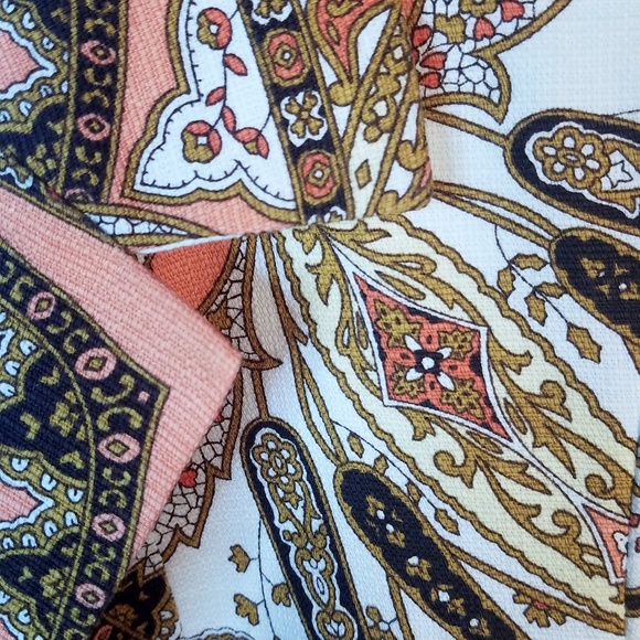 Chic Multi-Patterned Blazer Size 6 - Picture 3 of 4